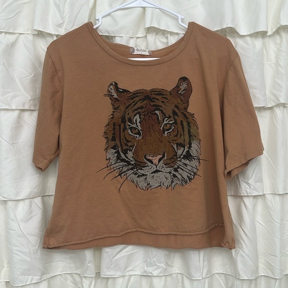 Altar’d State distressed cropped lion tee